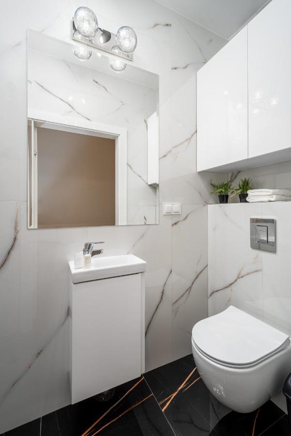 ורשה Your Apartments Okrzei 12 מראה חיצוני תמונה